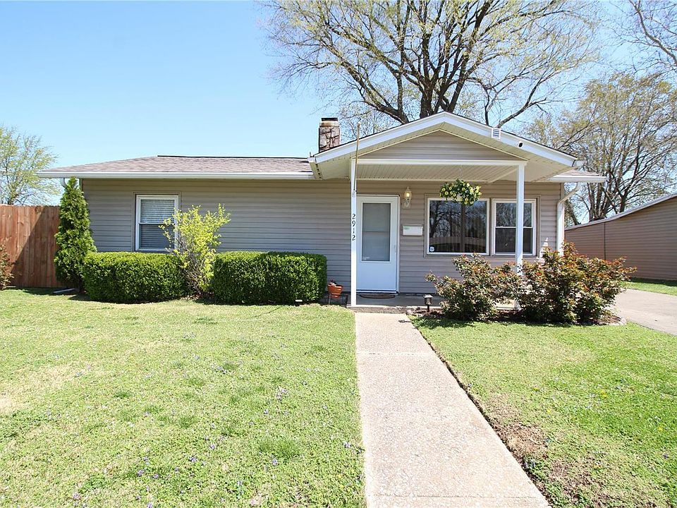1st image of 2912 Forest Ave