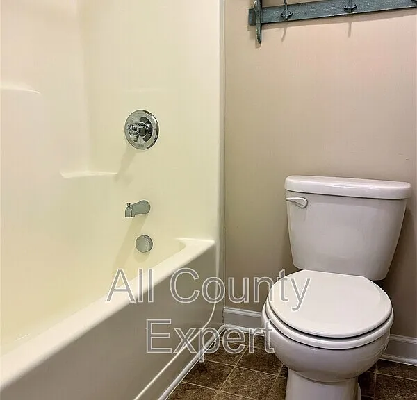 220 Bobbie Way — Photo 18