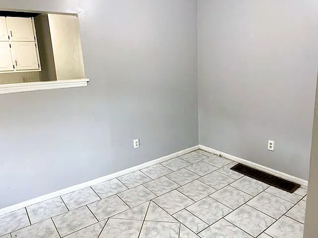 242 N Lake Drive — Photo 4