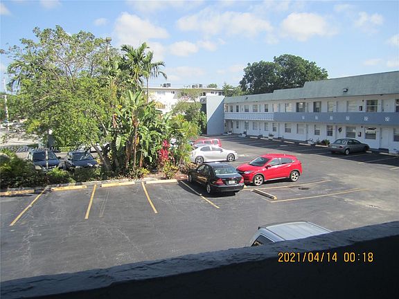 2nd image of 1860 Venice Park Dr APT 219