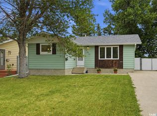1063 Dorothy St, Regina, SK S4X 1E8