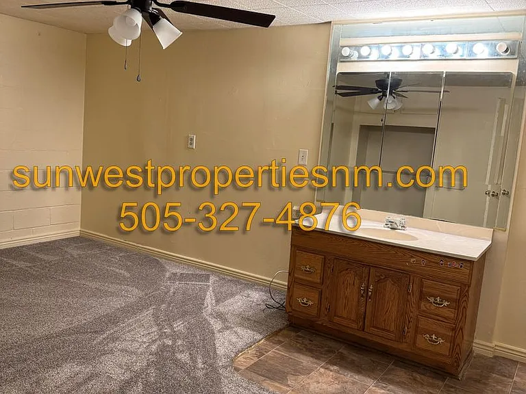 814 E Murray Dr — Photo 9