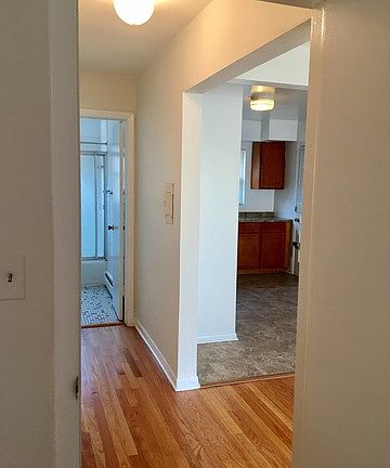 5th image of 6134 N Seeley Ave #1B
