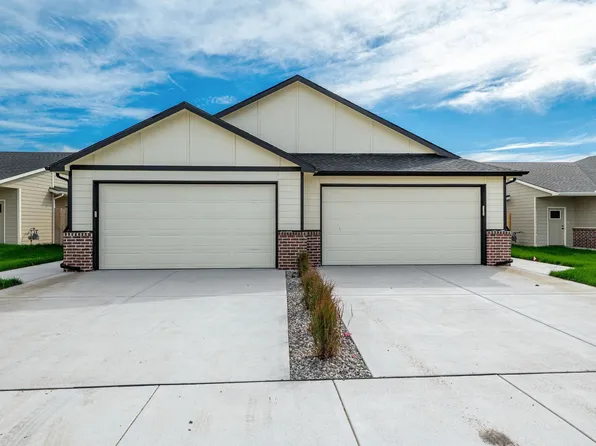 426 Briarbrook Ln #428, Valley Center, KS 67147