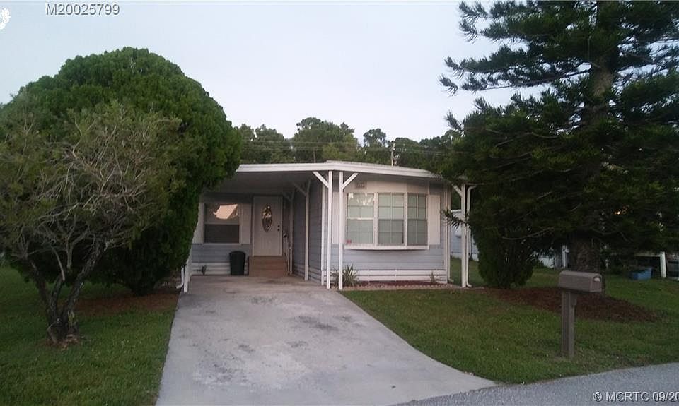 1st image of 37 Caribbean Ln E