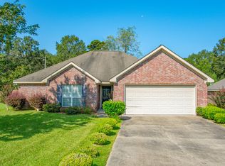 1 Cobblestone Dr, Sumrall, MS 39482