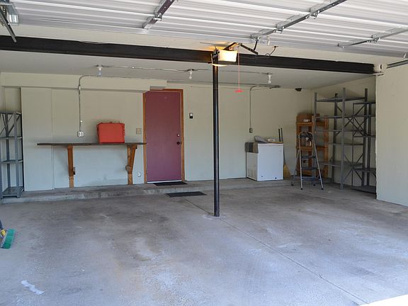3rd image of 1096 Washington Cir