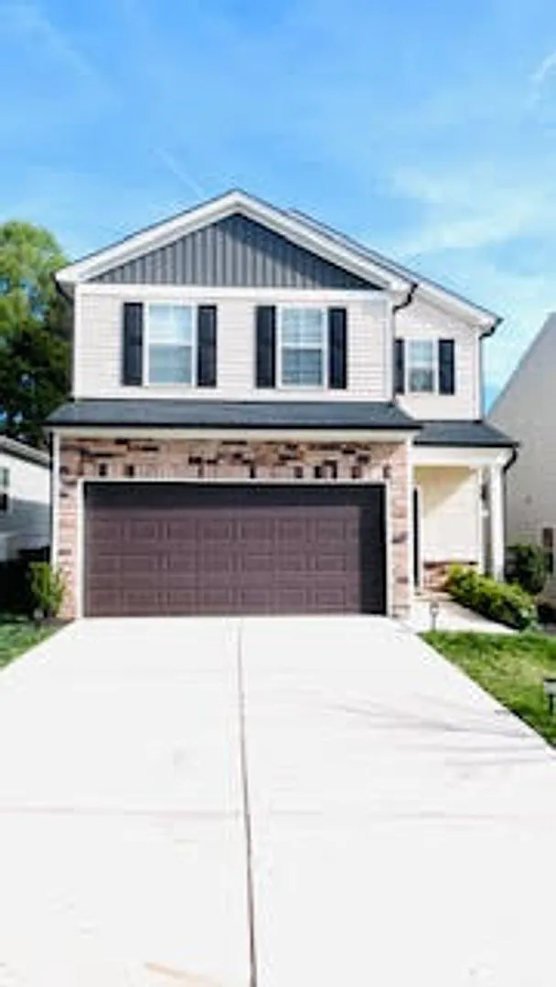 Modern Luxury in Winston-Salem — Photo 2