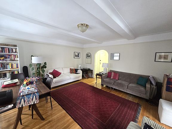 3rd image of 310 E 55th St #11CC