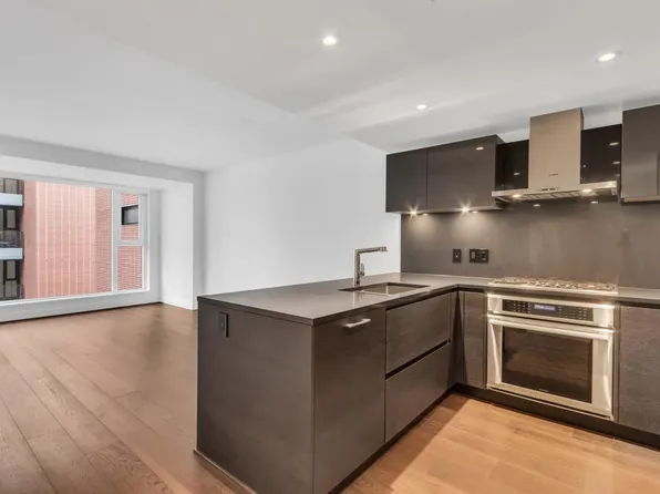 1571 W 57th Ave #506, Vancouver, BC V6P 6E9