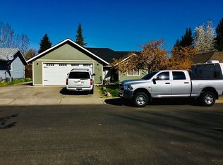 1700 Dove Ln, Medford, OR 97501