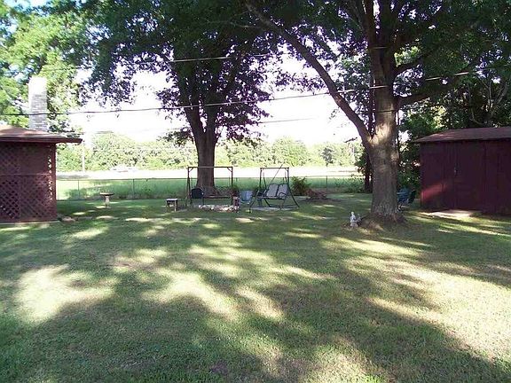 3rd image of 208 E Walters Blvd