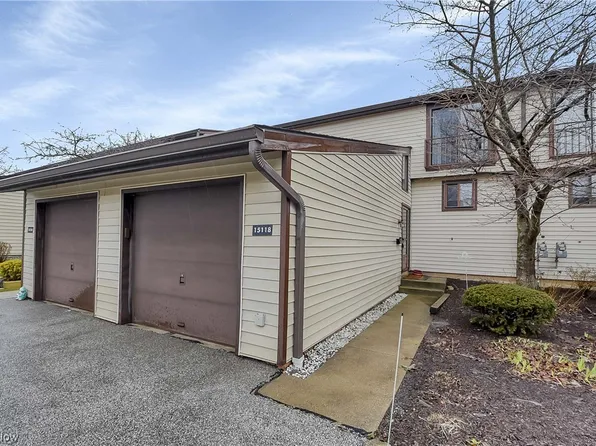 15118 Pine Hl, Cleveland, OH 44130