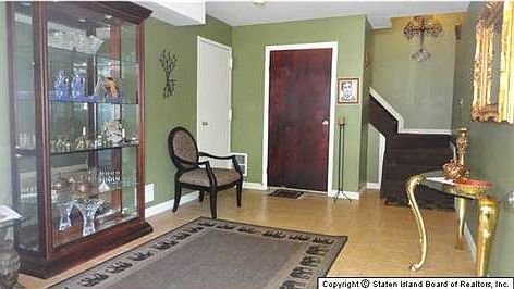 2nd image of 517 Hanover Ave