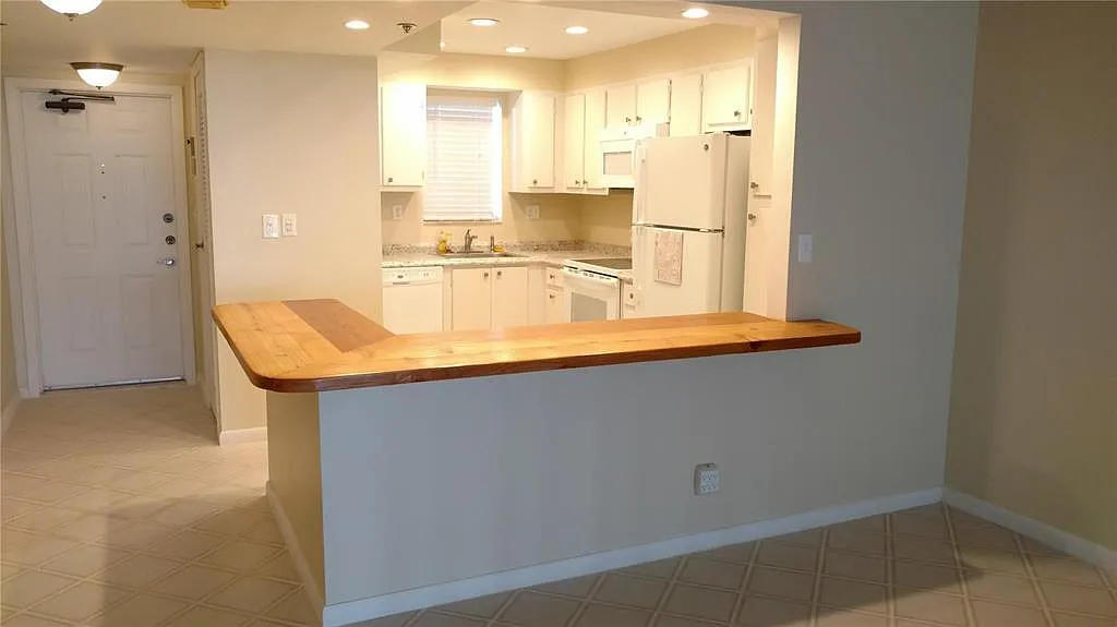 3100 W Rolling Hills Cir — Photo 2