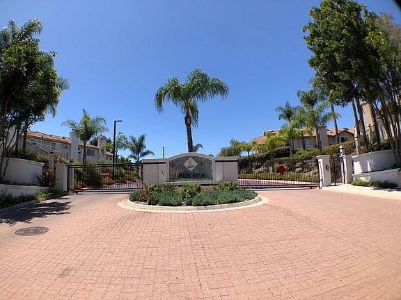 2nd image of 4615 Los Alamos Way Unit D