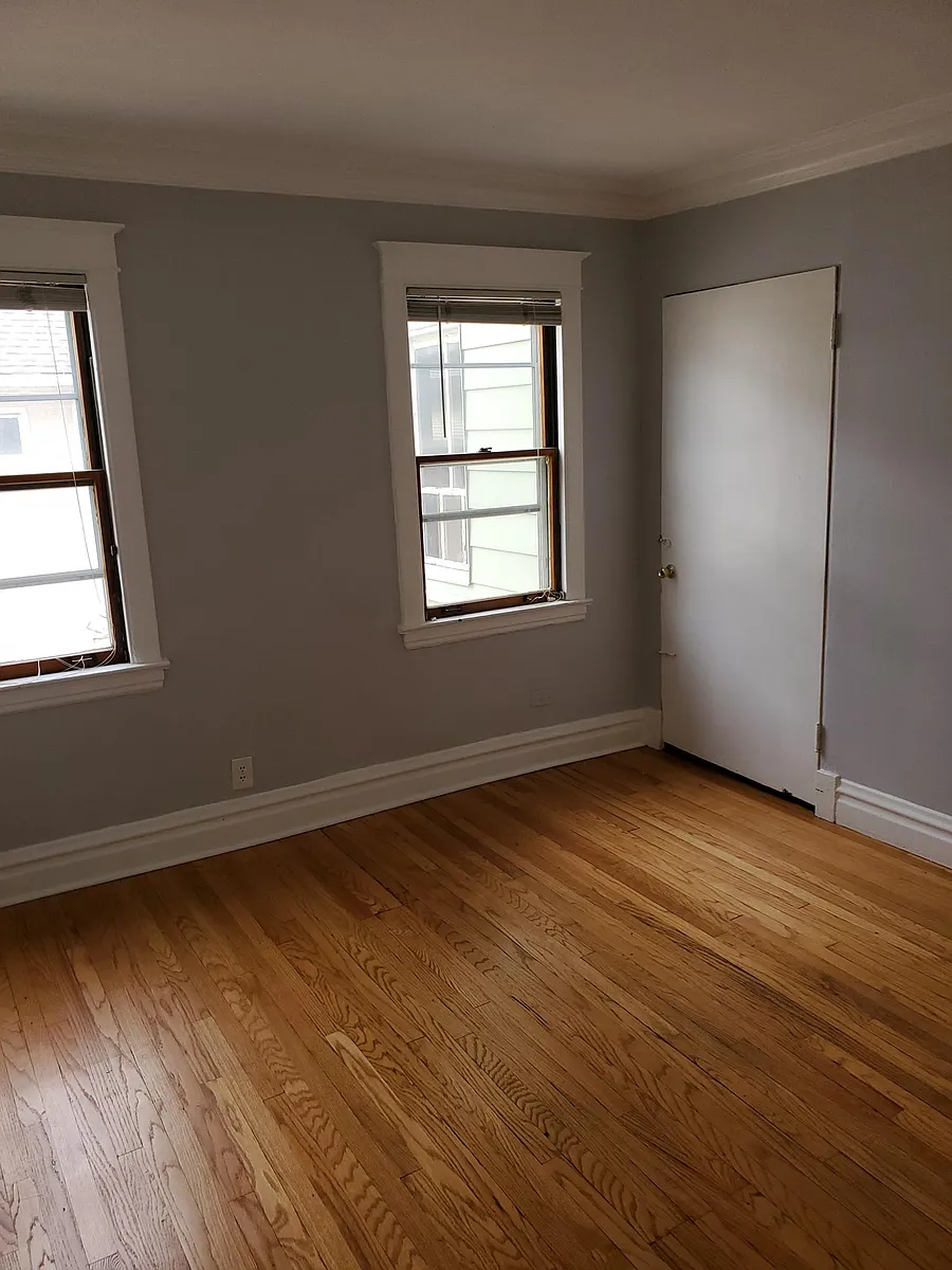 Building Photo - 220 Brown Ave #3