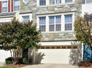 2106 Capstone Cir, Herndon, VA 20170