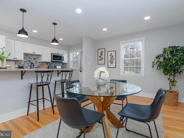 136 Dumbarton Rd, Baltimore, MD 21212