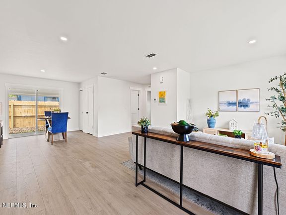 5th image of 222 7TH Street S