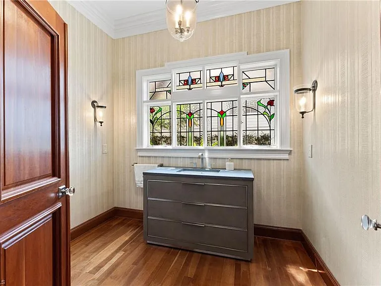 2325 Lantern Ln — Photo 26
