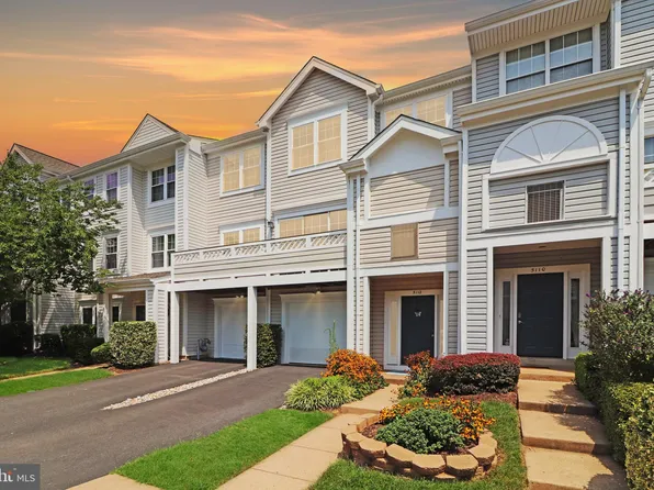 5112 Castle Harbor Way #134, Centreville, VA 20120