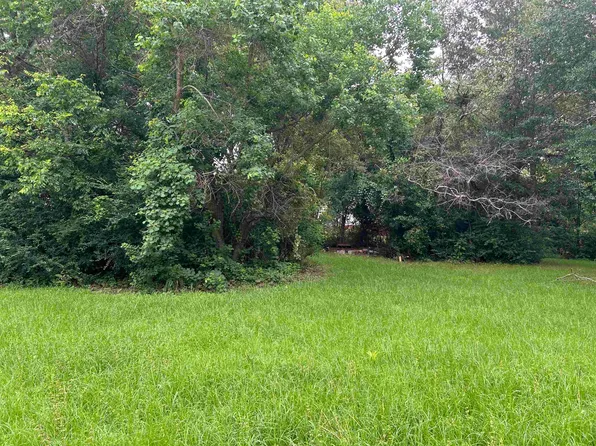 2106 Carthage St, Marshall, TX 75670