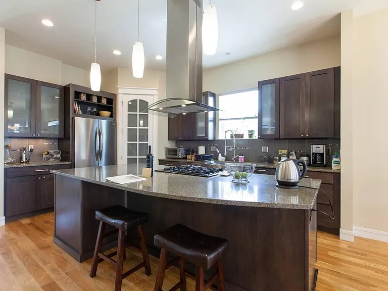 3725 Irving St — Photo 3