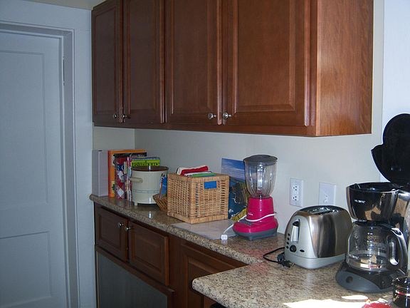 Plenty of storage in kitchen