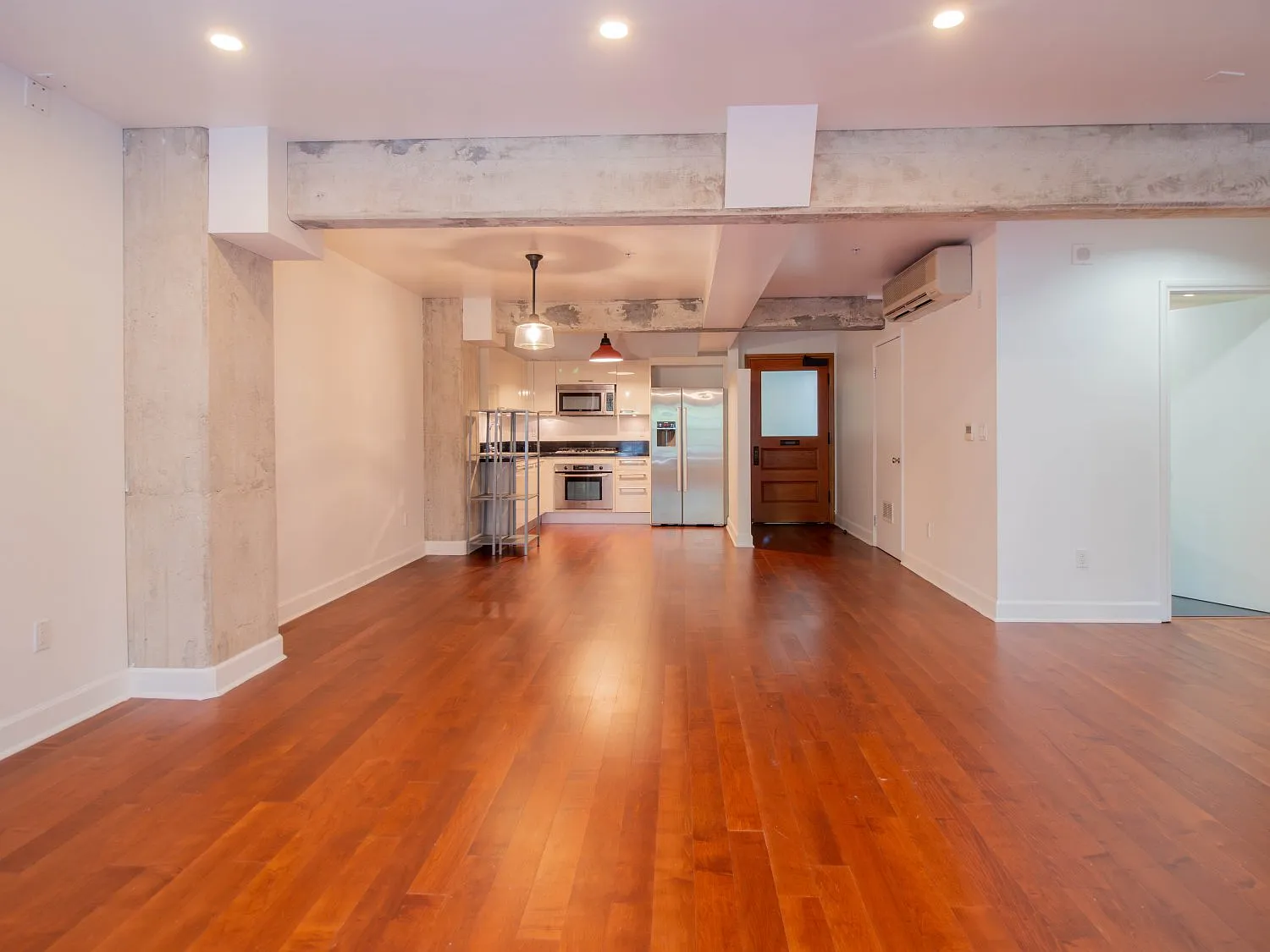 416 S Spring St — Photo 4