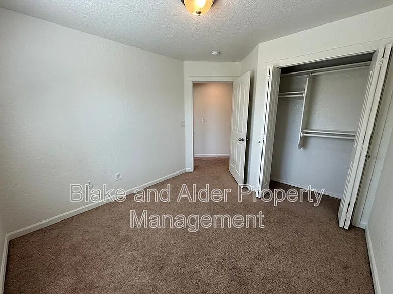 345 Norway St NE — Photo 30