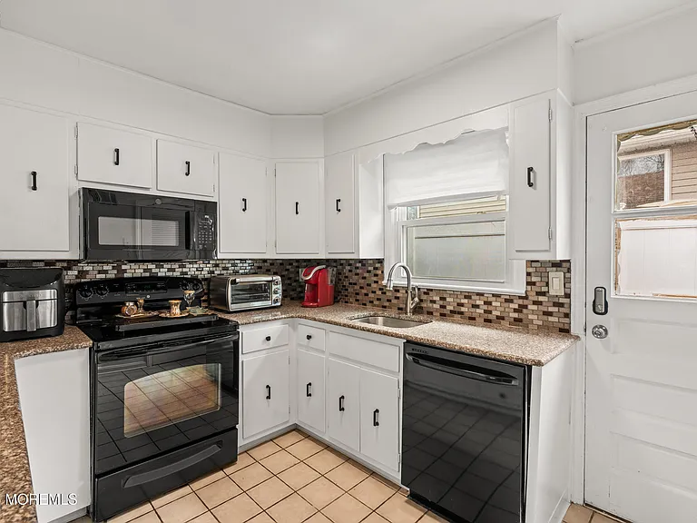 456 Harnell Ave — Photo 11