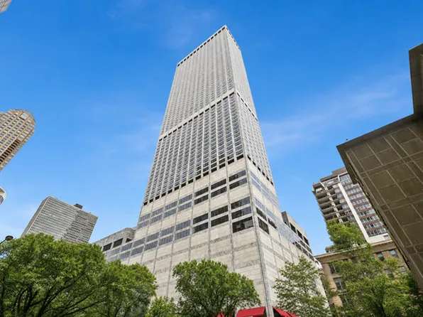 180 E Pearson St APT 4207, Chicago, IL 60611