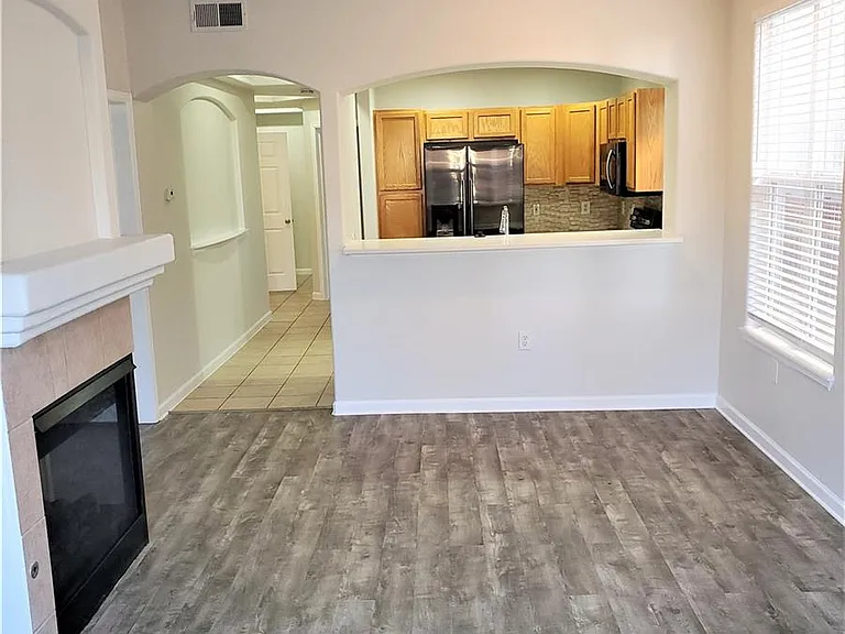 1747 N Pearl St #201 — Photo 13