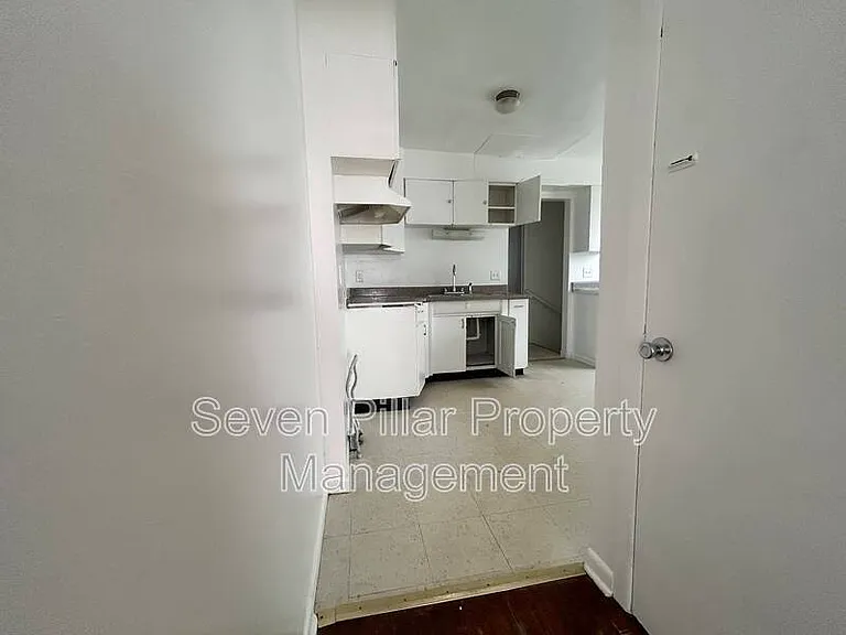 339 S Napoleon Ave — Photo 4