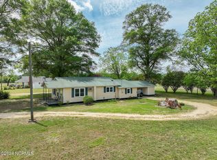 5729 William R King Rd, Newton Grove, NC 28366