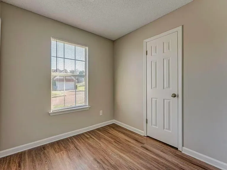 5540 Angelace Dr S — Photo 11