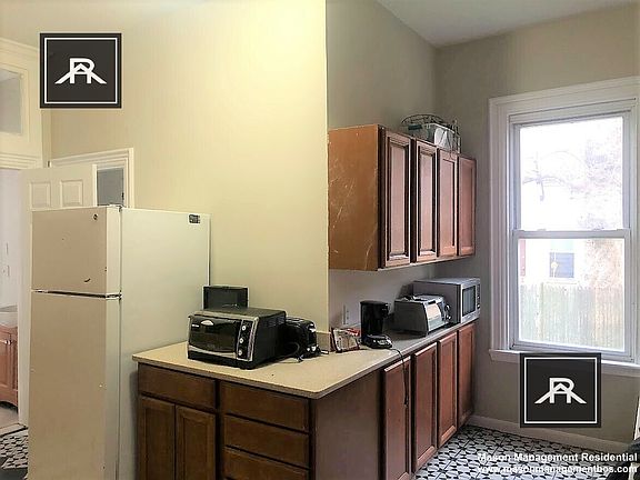 3rd image of 40 Gardner St