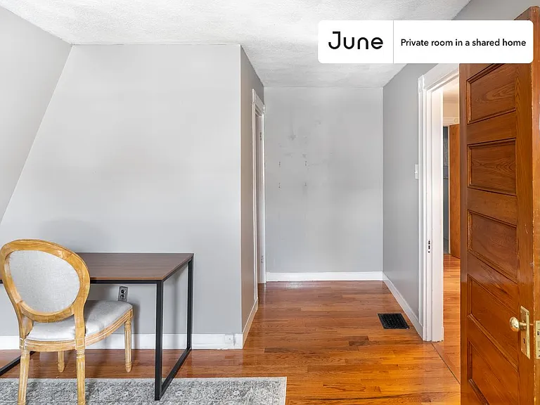 26 Charnwood Rd #F — Photo 4