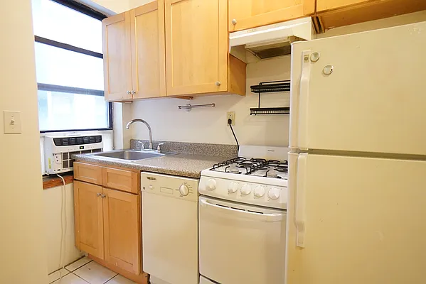 Rented by Crosstown Apartments NYC | media 39