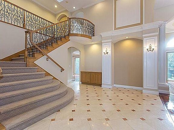 2nd image of 10120 Camino Vista Dr