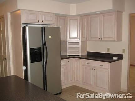 Kitchen
						:
						Stainless steel refrigerator
