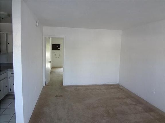 2nd image of 1860 Venice Park Dr APT 106