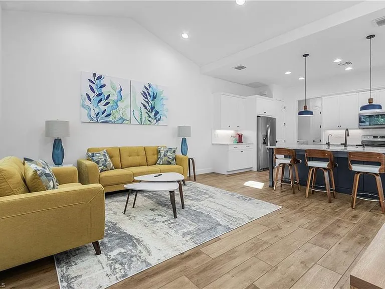 7034 Saona Ct — Photo 10