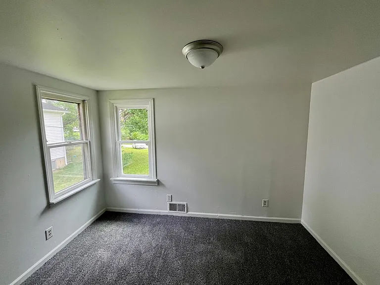202 Bland St — Photo 4