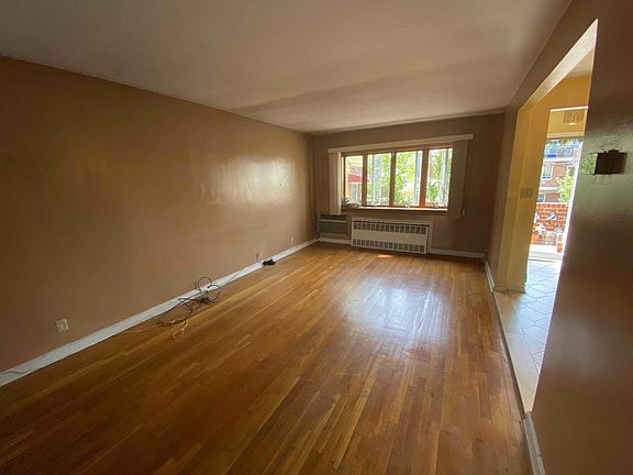 4th image of 155 Bay 11th St #2