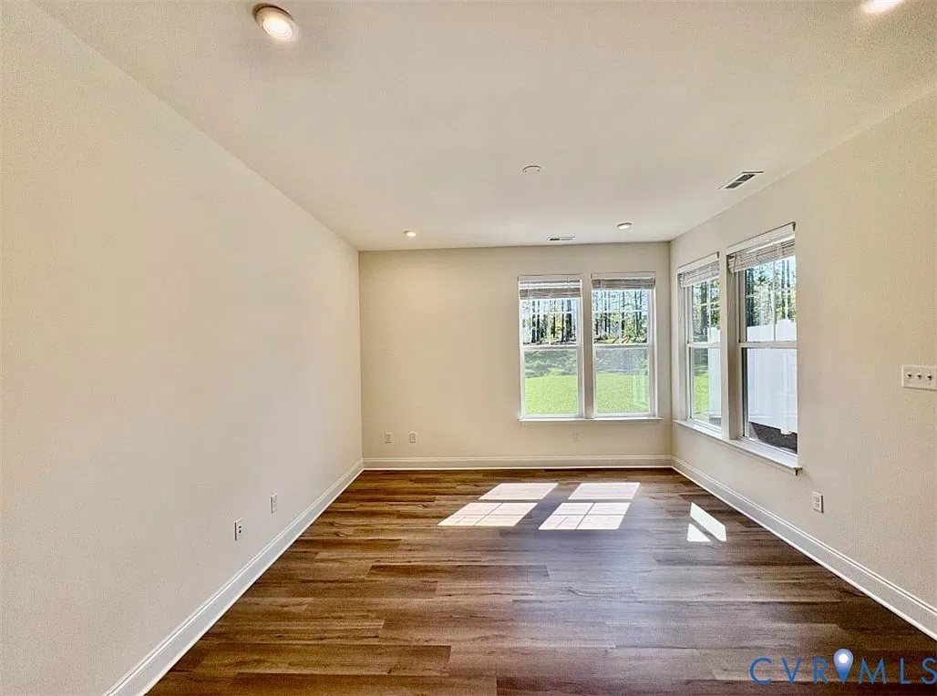 3 bed, 2.5 bath, 1685 sqft, $2,600 — Photo 2