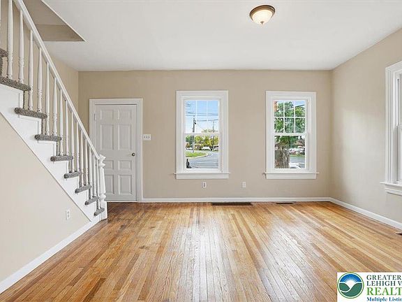 3rd image of 425 Meco Rd