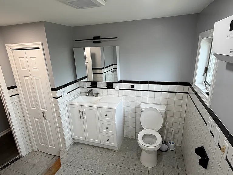 384 Norwich Ave — Photo 4