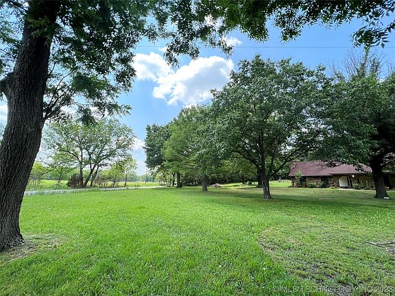 3rd image of 2104 County Road 2230